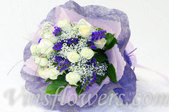 B16 - 1 Dozen Deluxe White Roses